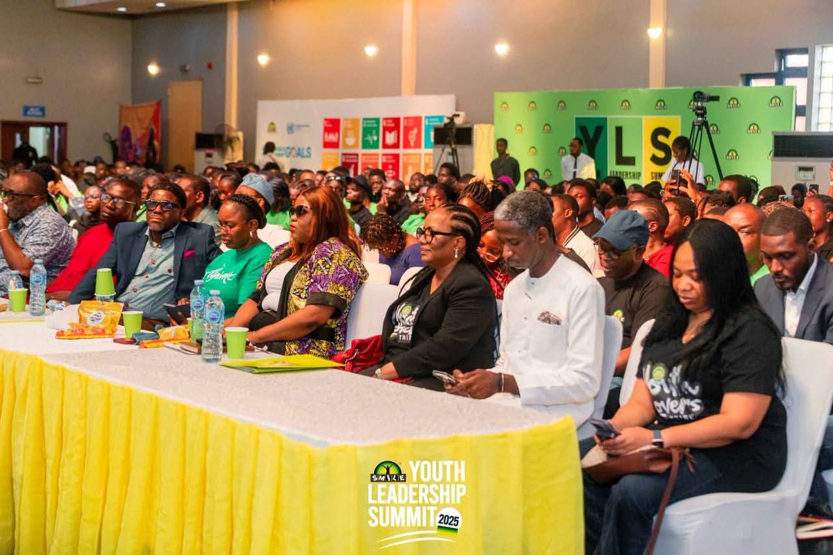 smilengonline's tweet photo. In an inspiring session, Mr. Idy Enang revealed the power of purpose beyond job titles. Using the bee as a symbol of hard work, community, and creation, he encouraged participants to identify what excites them and what they’re naturally good at.
#YLS2025
#Evolve2025
#IYD2025 https://t.co/84gDNdjJZs