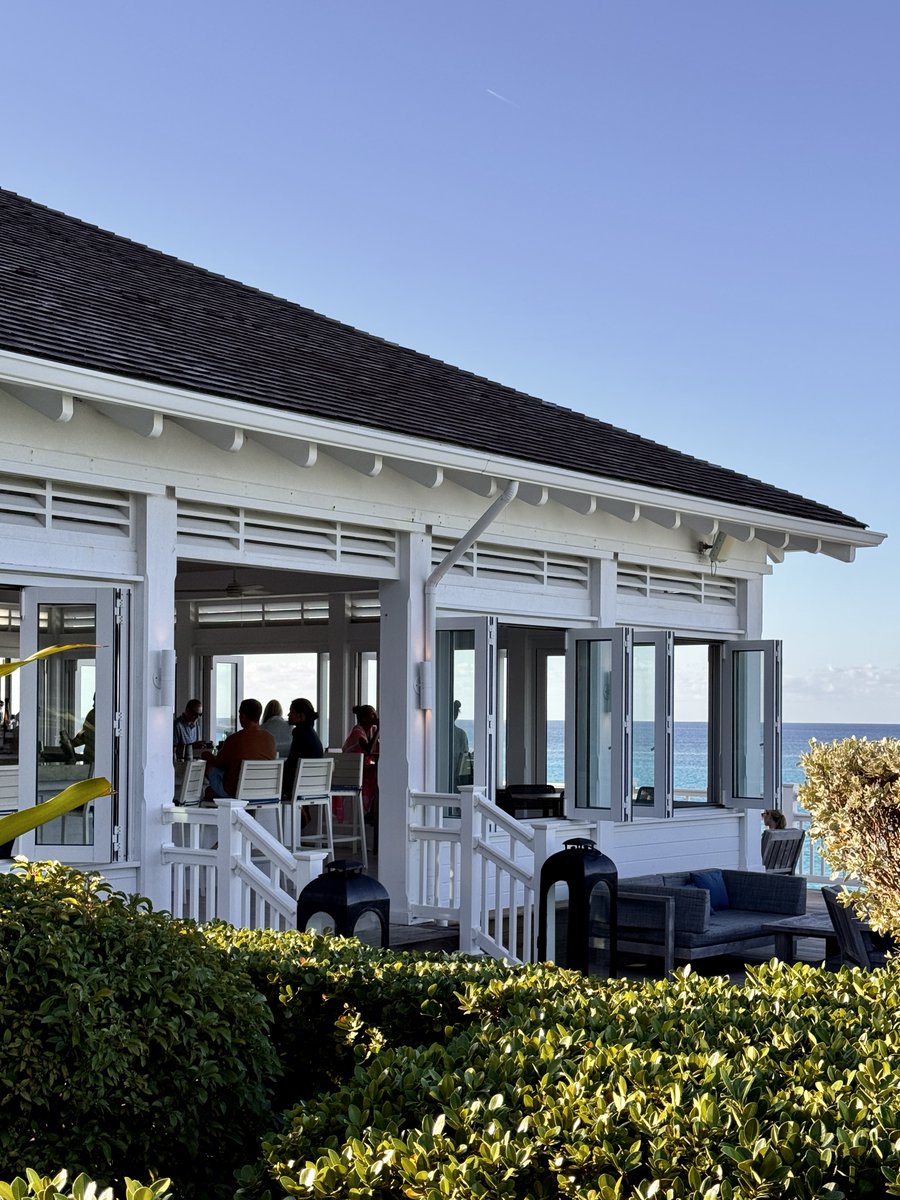 From the shores of Nassau to the Hamptons, DUNE by Jean-Georges brings its Caribbean dining experience to @ToppingRoseHouse on August 28 and 29.

Tap the link for details: bit.ly/3UKJ9TB

📷 photo by: <a href="/kiraamaa/">Kira MacLean</a>

#FSOceanClub #DUNEbyJeanGeorges #DUNExToppingRoseHouse