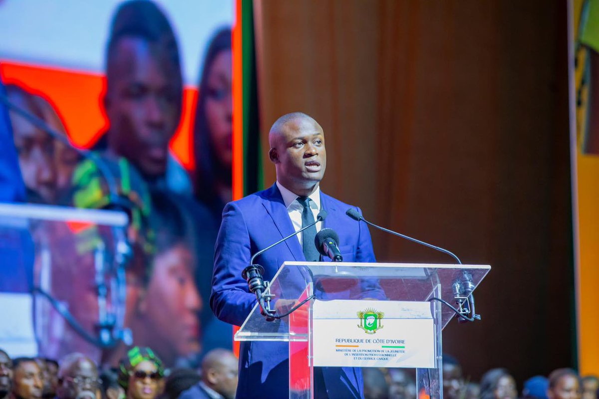 Diabateibn93's tweet photo. La jeunesse ivoirienne a fait entendre sa voix. Les Consultations Nationales ont mobilisé 3800 organisations et 7000 responsables (OSC et parti politique).
Ce 12 août, nos propositions ont été remises au Premier Ministre @DrBeugreMambe
, pour le #PND 2026-2030.
#CNJCI #Jeunesse https://t.co/pzeSJHIYnH