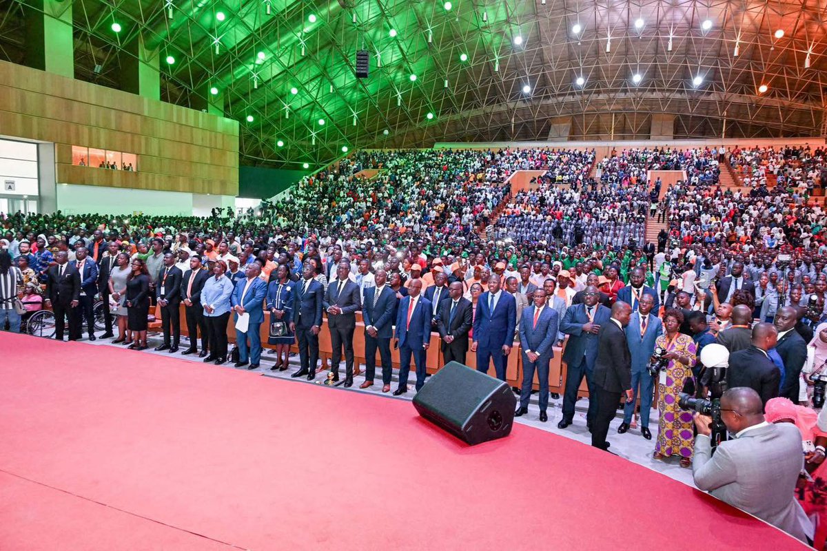 Diabateibn93's tweet photo. La jeunesse ivoirienne a fait entendre sa voix. Les Consultations Nationales ont mobilisé 3800 organisations et 7000 responsables (OSC et parti politique).
Ce 12 août, nos propositions ont été remises au Premier Ministre @DrBeugreMambe
, pour le #PND 2026-2030.
#CNJCI #Jeunesse https://t.co/pzeSJHIYnH