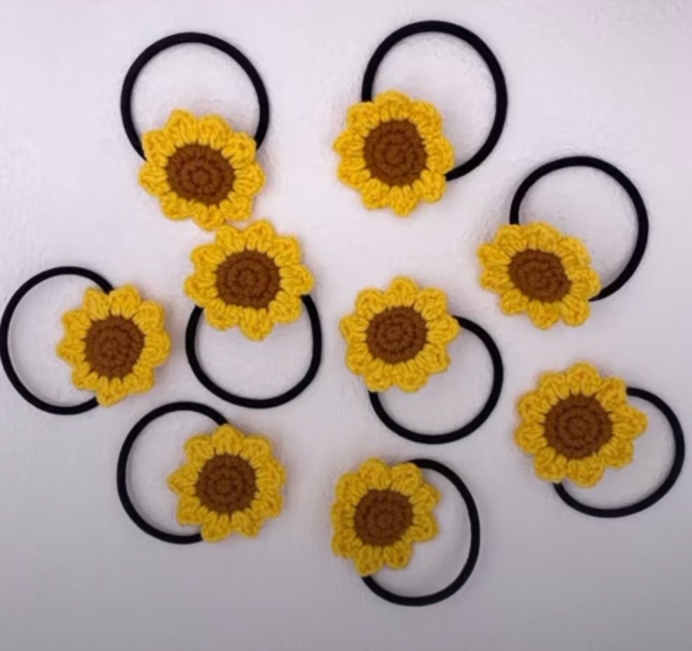 JAPONYA MAÇINA SAÇINI BÖYLE YAPIP ÇIKINCA TORUNUMDAN ÖRMELİK SAÇ TOKALARI İSTEMIŞTİM BUNLARI ATMIŞTI. SAÇI UZAYINCA ÖRÜP MAÇINA GÖTÜRÜCEM İNŞALLAH