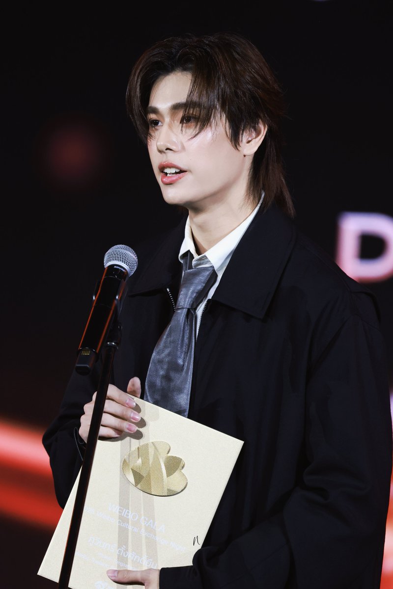Maruko_ni's tweet photo. 🐱

PONDPHUWIN WEIBO CULTURAL

#WeiboGala2025xPondPhuwin 
#phuwintang https://t.co/IxYTEY7Vw4