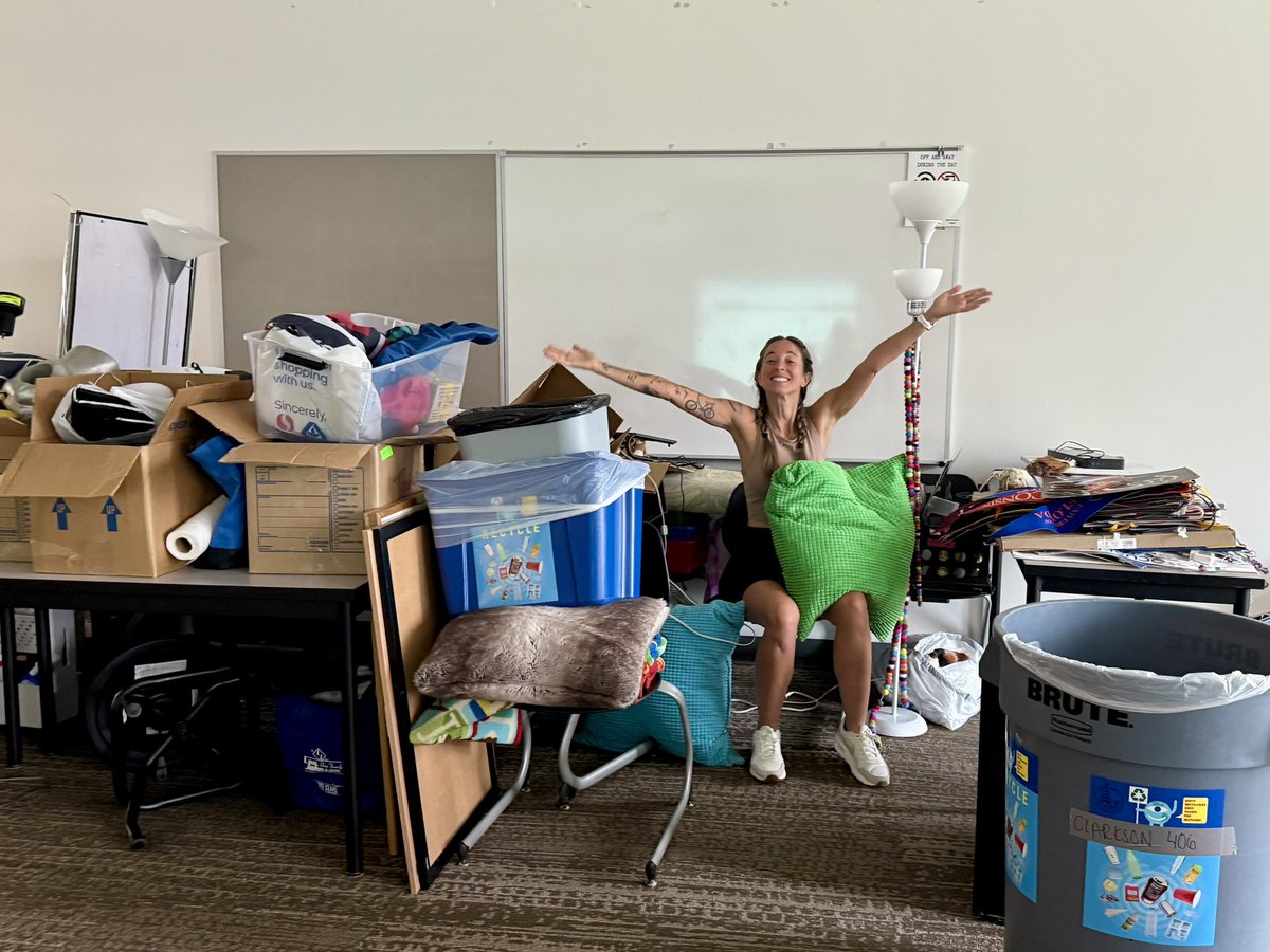 <a href="/alliewiers/">AllieTeachesMath</a> Title 1 <a href="/AVID4College/">AVID</a> teacher here gearing up for a new role in a new classroom! I’m grateful for any help in building a space that supports confidence and consistency as my first gen students get college, career, and life ready. Our #clearthelist here! amazon.com/hz/wishlist/ls… 💛