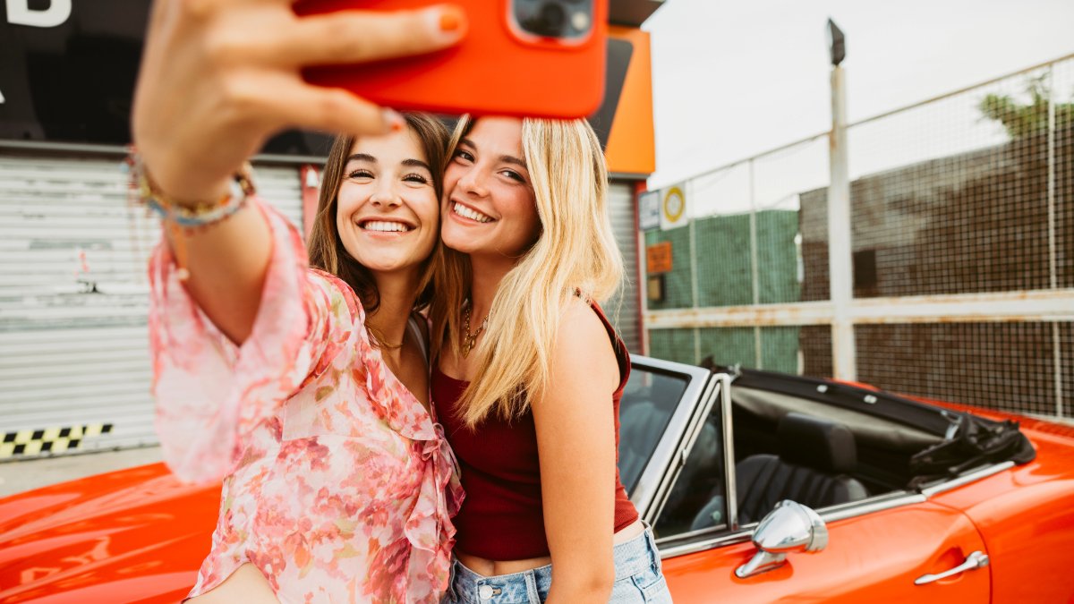 Your car's best angle is a clean one! 😉 Get your ride photo-ready with a wash or detail.

#PhotoReady #CleanCar #CarWash #CarSelfie