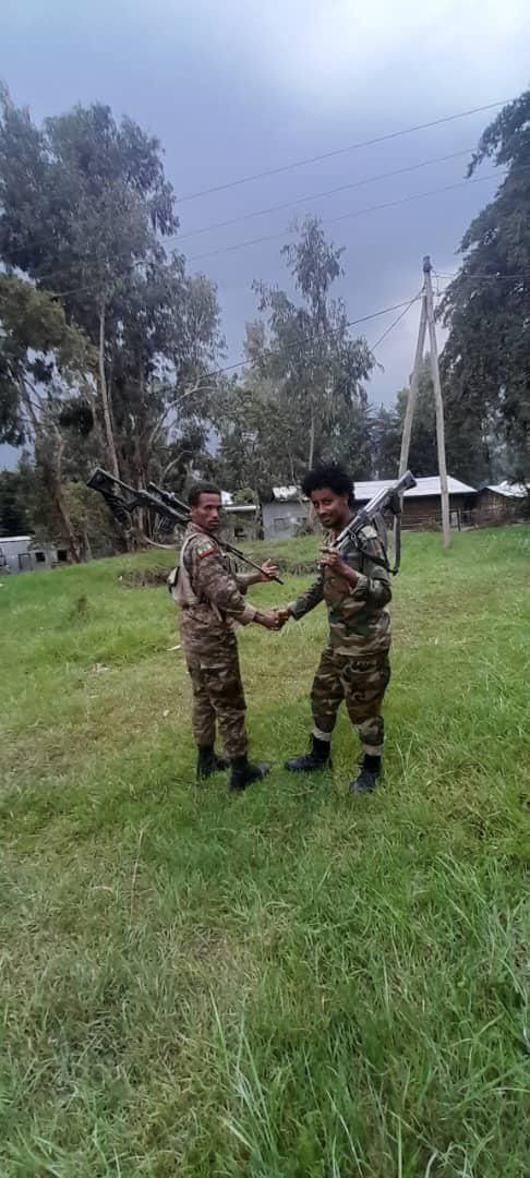 የአማራ ፋኖ ብሔራዊ ኃይል (አፋብኃ)
ምስራቅ አማራ ቀጠና ምኒልክ ዕዝ

የ47 ክፍለጦር 5ኛ ሻለቃ ሻምበል መሪ ስናይፐር  በመያዝ ፋኖን ተቀላቀሉ:: 

የፋሽስቱ አገዛዝ ብልፅግና ሰራዊት ሰሜን ምስራቅ ዕዝ በጀኔራል ዘውዱ ሰጥአርጌ የሚመራው 801ኛ ኮር 47ኛ