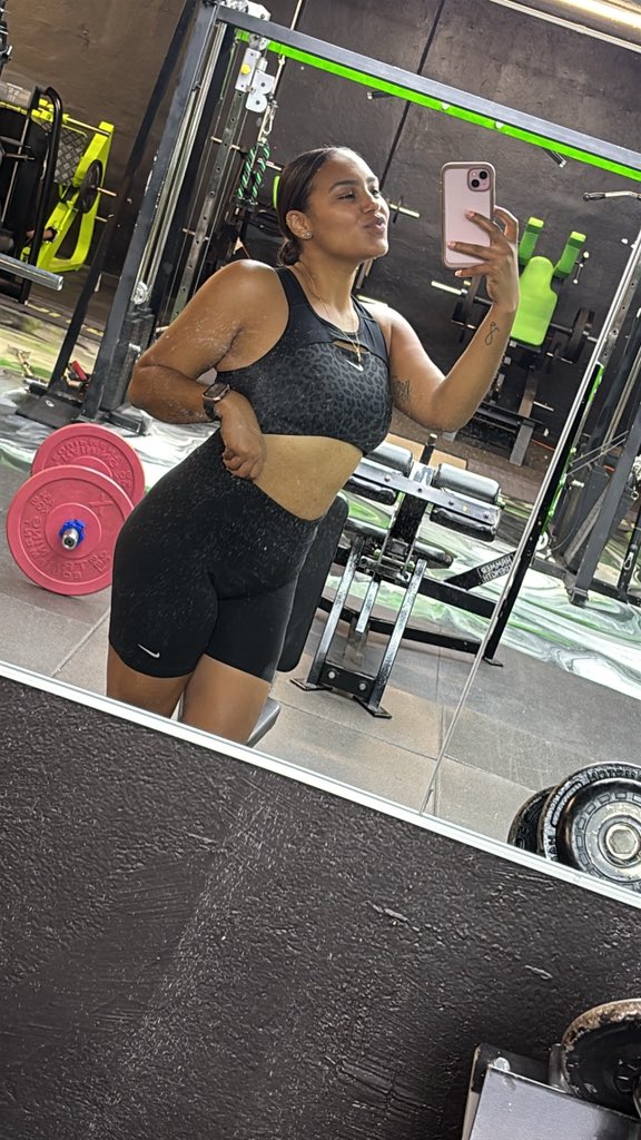 Elimay0222's tweet photo. Gym time 💪 https://t.co/tgmtpS1bxc