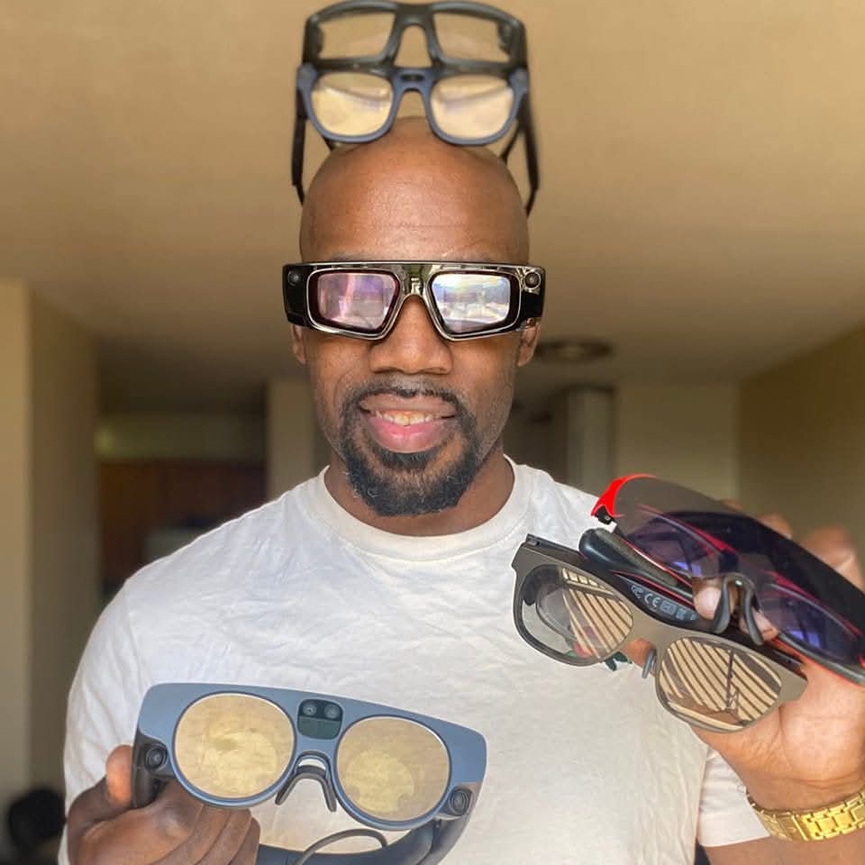 RexGatling1's tweet image. The best way to be one step ahead in AR Glasses:
"Build apps for all of them."
😎👓
Xzec Gaming Where we build apps for all Augmented Reality Glasses 😎 now and into the future for you and your business
#spatialcomputing #augumentedreality