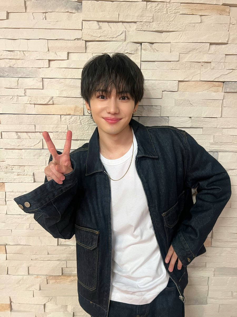 magoshitakumi's tweet photo. 32nd Birthday Event
  『そうだ 馬越、祝おう。』
無事終了しました！
来てくれた方々、本当に感謝です
楽しいコーナーを皆んなと過ごせて
今年も幸せな一年になりそうです

MCのテルもありがとう！
おかげで盛り上がりましたわ！

まだまだこれからも情報解禁ありますのでどうぞお楽しみに！ https://t.co/M8xJGYPigH