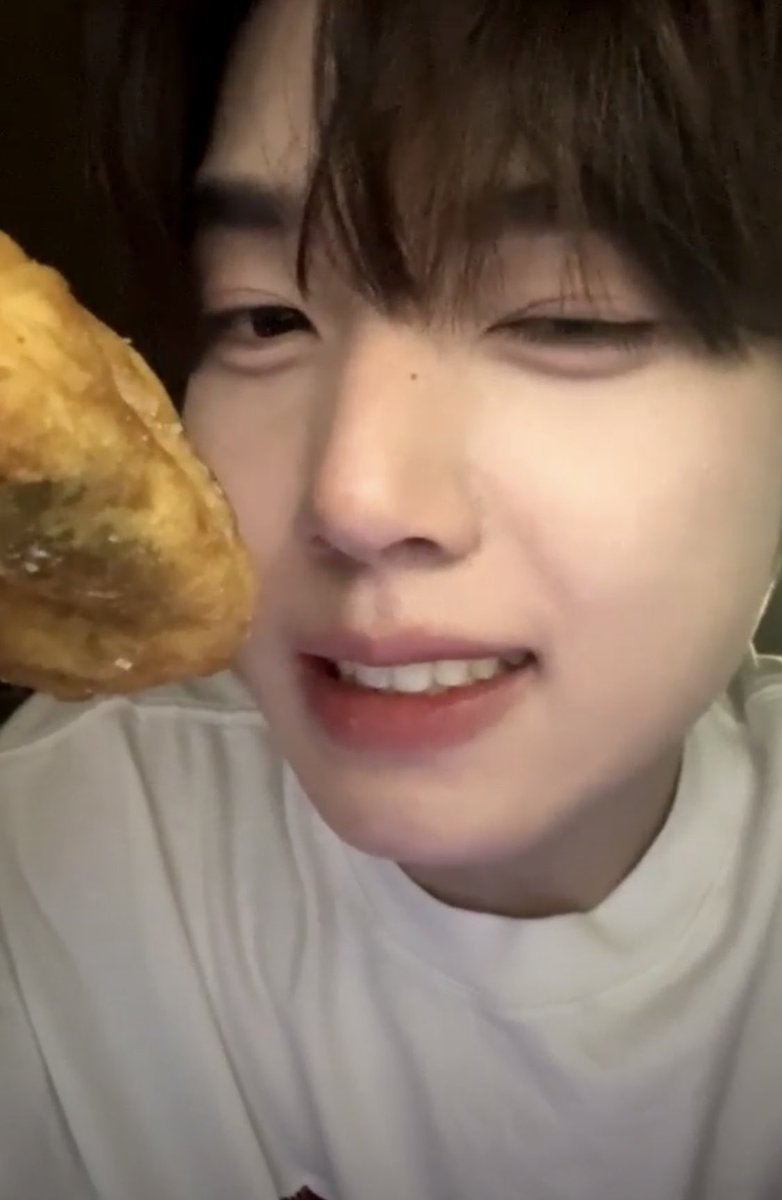 1yujean320's tweet photo. 유지니는정말정말귀엽게생겻다...
볼때마다새로운기여움.
오늘귀여운표정엄청마니지음
😁 https://t.co/H7xba6oFBt