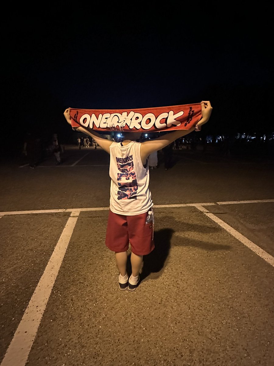 momo___oor's tweet photo. 最高すぎた〜❤️‍🔥❤️‍🔥
やっぱりONE OK ROCKは最高だった！
一緒に写真撮ってくれた人ありがとう🫶 https://t.co/WmKCaLSWRx