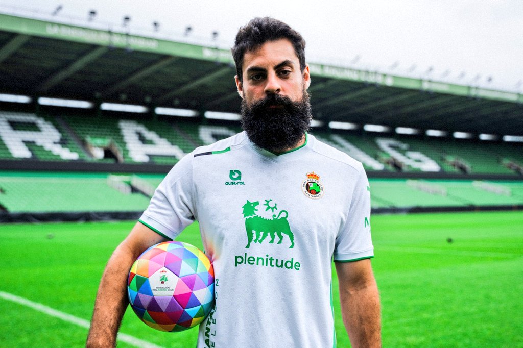 SoloRacingBlog's tweet image. #DatosRRC
Villalibre ha hecho historia hoy con el RACING tras anotar el 3° gol más rápido de un debutante verdiblanco.

Top 3:
1️⃣ Adrián Balboa (1 minuto)
2️⃣ Petete Correa (4 min)
3️⃣ ASIER VILLALIBRE (5 min)
3️⃣ Diego Mateo (5 min)