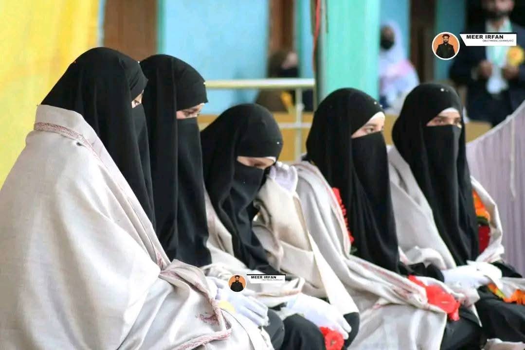KoshurNewton's tweet photo. SHOPIAN|| Today, five daughters from Gund Darvesh, Shopian have successfully completed the memorization of the Holy Qur’an. They are around 14 to 15 years old and currently studying in the 8th standard. Their names are: Uroojah Nazir, Muskaan Manzoor, Adiya Nisar ,Rojna Mushtaq, https://t.co/jLyc1nqH0K