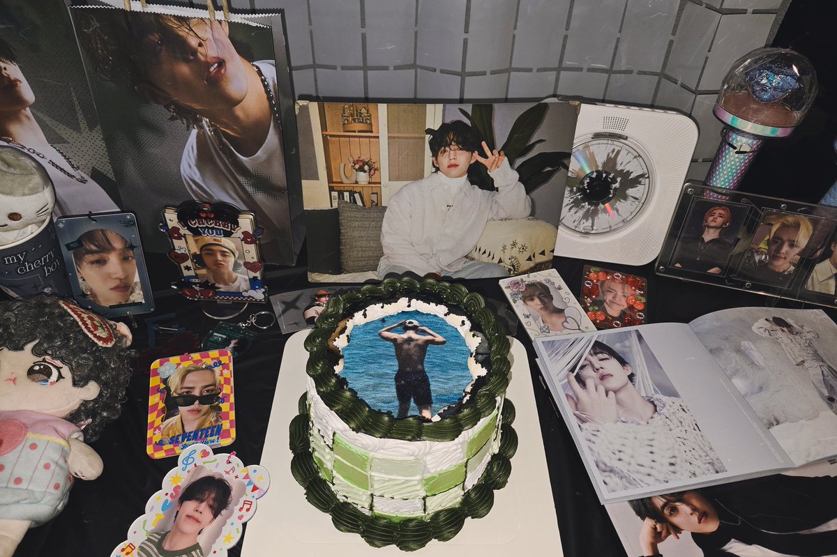 darlinghan_sol's tweet photo. belated happy birthday leadernim 🍒
#codeSCOUPS @cartsvteen_ @keirativemindph https://t.co/MzxjCvst8J