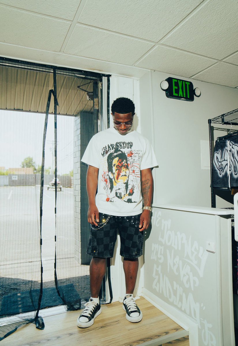 DAVID BOWIE TEE 

NOW available @ 8330 Pulaski hwy ⚡️#chargedup