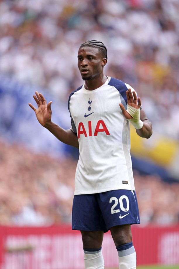 AEFootball_'s tweet photo. Kudus' debut in the Premier League against Burnley for Spurs:

92% Passing Success
8.9km covered
5 Key Passes
5/7 Ground Duels Won
2 Assists

#TOTBUR https://t.co/O2xwzgXvrT