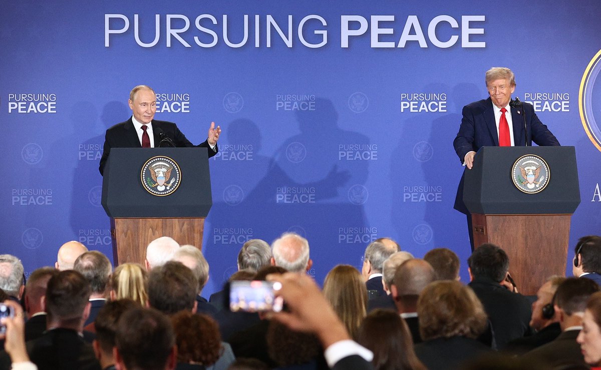 Vertice USA-Russia di Anchorage in Alaska: la conferenza stampa congiunta dei due presidenti press.russianews.it/press/vertice-… #Alaska2025 #conferenzastampa #Putin #Trump #Russia #USA <a href="/KremlinRussia_E/">President of Russia</a> <a href="/DonaldTrump/">Donald J. Trump</a>