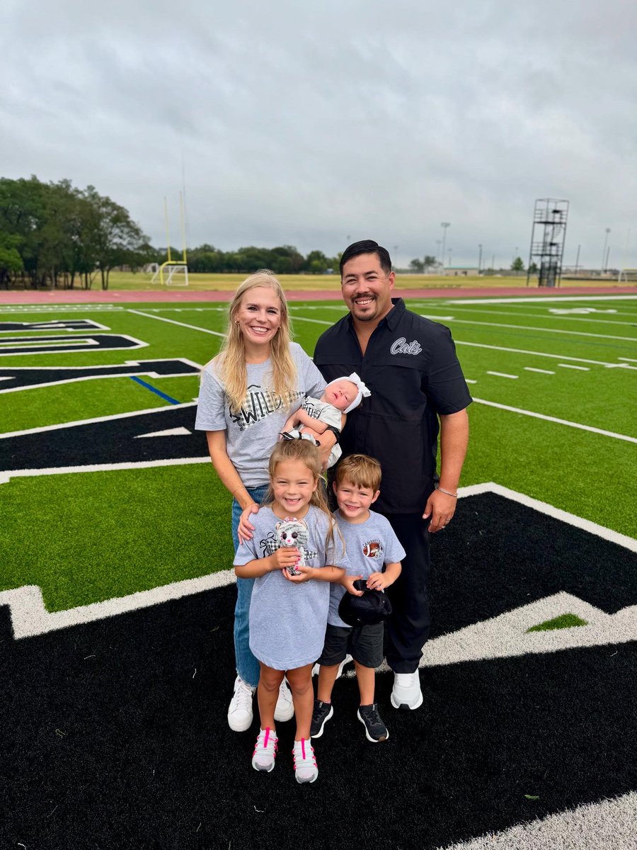 jacampbe47's tweet photo. My A-Team 🫶🏼 
.
.
.
Year 11 here we go! #BeElite 
@Sotocats_FB @NISDSotomayor @WildcatsDen_SA @blainecampbe https://t.co/EzWNuQoMTv