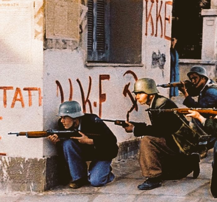 4fABkkc5xTv2aek's tweet photo. 🔴Ο «άγιος» της εγχώριας σταλινικής «ορθοδοξίας» Νίκος Πλουμπίδης και η «ελληνική Γκεπεού» (ΟΠΛΑ).
🔴Προχθές, 14/8, ήταν η 71η επέτειος της εκτέλεσης του καταδικασμένου για κατασκοπεία, κομμουνιστή Νίκου Πλουμπίδη («χαφιέ», «πράκτορα της Ασφάλειας», «προβοκάτορα», «προδότη», «βαμμένου θανάσιμου εχθρού του Λαού», όπως τον χαρακτήριζε τότε το ��όμμα του, που ακόμα και την εκτέλεσή του είχε αμφισβητήσει...). Με αφορμή αυτή την επέτειο, θα μιλήσουμε σήμερα για την «ελληνική Γκεπεού», την ΟΠΛΑ, επικεφαλής της οποίας ήταν αυτός ο «άγιος» με το φωτοστέφανο, της εγχώριας σταλινικής «ορθοδοξίας».
🔴Η ΟΠΛΑ (Ομάδα Προστασίας Λαϊκού Αγώνα), ήταν μια μυστική αστυνομία εν αναμονή, σαν αυτές που αργότερα έγιναν διαβόητες στις χώρες του Παραπετάσματος, ή της Γκεπεού (που αργότερα μετονομάστηκε σε ΝΚVD) του Στάλιν. Ιδρύθηκε στα τέλη του 1943, έδρασε το 1944, ενώ η δολοφονική της δράση κορυφώθηκε στην διάρκεια του «Κόκκινου Δεκέμβρη».
🔴Η ύπαρξή της ήταν άγνωστη στους απλούς αντάρτες και στα κατώτερα στελέχη του ΚΚΕ, ενώ άγνωστα ήταν τα αποβράσματα της κοινωνίας που την στελέχωναν, ακόμα και στα μέλη της ΚΕ του ΚΚΕ. Η εγκληματική αυτή οργάνωση, ήταν ελεγχόμενη αποκλειστικά από το ΠΓ του ΚΚΕ και μόνο σ’ αυτό έδινε λόγο. Εκτελούσε καθήκοντα ασφαλείας και συλλογής πληροφοριών, αλλά κυρίως αναλάμβανε δολοφονίες ατόμων που ήταν στην «μαύρη λίστα» του ΚΚΕ.
🔴Τα θύματά της σταλινικής αυτής πολιτοφυλακής, ήταν αστυνομικοί, στρατιωτικοί, κρατικοί υπάλληλοι, στελέχη οργανώσεων Εθνικής Αντιστάσεως και γενικά αντιφρονούντες, που βαφτίζονταν συλλήβδην «δωσίλογοι», σύμφωνα με την γνωστή αρχή του Σιάντου: «Πας μη Εαμίτης, Γκεσταπίτης».
🔴Ωστόσο, τα θύματα των «τιμωρών»  δεν προέρχονταν αποκλειστικά από τον χώρο της Δεξιάς. Ο Βασίλης Μπαρτζιώτας, μέλος του ΠΓ του ΚΚΕ, καυχιόταν ότι: «Το Δεκέμβρη σκοτώσαμε περισσότερους από 800 τροτσκιστές». Πράγματι, η ΟΠΛΑ δολοφόνησε όλους τους τροτσκιστές και αρχειομαρξιστές που υπήρχαν τότε, αλλά όλοι μαζί δεν ήταν τόσοι πολλοί. Προφανώς, ο Μπαρτζιώτας βάφτιζε «τροτσκιστές» και όλα τα παλιά μέλη που είχαν διαφωνήσει και αποχωρήσει από το ��ΚΕ, χωρίς να είναι τροτσκιστές ή αρχειομαρξιστές.
🔴Επίσης, το «τιμωρό χέρι του λαού» (έτσι αυτοαποκαλείτο η ΟΠΛΑ στην πρώτη της προκήρυξη), δολοφονούσε και γυναίκες που «συνεργάζονταν με τους Γερμανούς». Το είδος της «συνεργασίας» εξηγεί, με γλαφυρό τρόπο, ο γνωστός τροτσκιστής Α. Στίνας: «Σκότωναν φτωχές γυναικούλες γιατί έπλεναν ρούχα Γερμανών στρατιωτών. Θανάσιμο έγκλημα, επαίσχυντη αντιπατριωτική πράξη. Από πόσο πατριωτικό πάθος θα φλέγονταν αυτός ο λεβέντης για να σκοτώσει μια μάνα που έπλενε ρούχα για ένα κομμάτι ψωμί για τα παιδιά της;».
🔴Για να καταλάβετε πόσο αποτρόπαιη ήταν η ΟΠΛΑ, θα σας μεταφέρω τις καταγεγραμμένες απόψεις ενός πολιτικού και δύο συγγραφέων της αριστεράς γι’ αυτήν.
Ανδρέας Παπανδρέου:
«Η ΟΠΛΑ, η αστυνομική δύναμη του ΕΑΜ, είχε διαπράξει αποτρόπαια εγκλήματα. Μ��νάδες της ΟΠΛΑ, με φανατισμό αστυνομικών ολοκληρωτικών καθεστώτων, συνέλαβαν και εκτέλεσαν όχι μόνο συνεργάτες των Γερμανών, αλλά και κοινούς πολίτες που είχαν εκδηλωθεί υπέρ της μοναρχίας».
🔴Ηλίας Πετρόπουλος:
«Νομίζω πως, η ήττα της Αριστεράς οφείλεται, σχεδόν καθ' ολοκληρίαν, στις αδικαιολόγητες (και πολιτικώς επιζήμιες) εκτελέσεις που έκανε ο ΕΛΑΣ και η ΟΠΛΑ».
🔴Διονύσης Χαριτόπουλος:
«Σοβαρές ευθύνες για την ανάπτυξη των Ταγμάτων έχει η καθοδήγηση του ΚΚΕ. Με πρόσχημα την εγκληματική δράση των ταγματασφαλιτών ιδρύει ομάδες κόκκινων εκδικητών, τη διαβόητη ΟΠΛΑ, η οποία εξελίχθηκε σε μια ελληνική Γκεπεού. Ο τρόμος που σκορπάει ακόμα και η αναφορά της ΟΠΛΑ, στέλνει στα Τάγματα Ασφαλείας ανθρώπους που δεν έχουν καμία σχέση με τους προδοτικούς μηχανισμούς  και κανονικά η θέση τους ήταν στο αντάρτικο».
🔴Τα σχόλια δικά σας!

Πηγές:
📍Ανδρέας Παπανδρέου, «Η Δημοκρατία στο απόσπασμα».
📍Διονύσης Χαριτόπουλος, «Άρης, ο αρχηγός των ατάκτων».
📍Ηλίας Πετρόπουλος, «Πτώματα, πτώματα, πτώματα».
📍Άγις Στίνας, «ΕΑΜ - ΕΛΑΣ- ΟΠΛΑ».