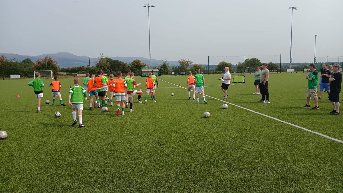 Evolvesoccerco1's tweet image. Delivered Phase 3 of EVOLVE: Think the Game – Club Edition with Park United U14s.

Classroom CPD → on-pitch Overloads to Break the Block. Coaches &amp;amp; players leading together.
DM “EVOLVE” for club info.

#CoachEducation #ClubDevelopment #YouthFootball #ThinkTheGame