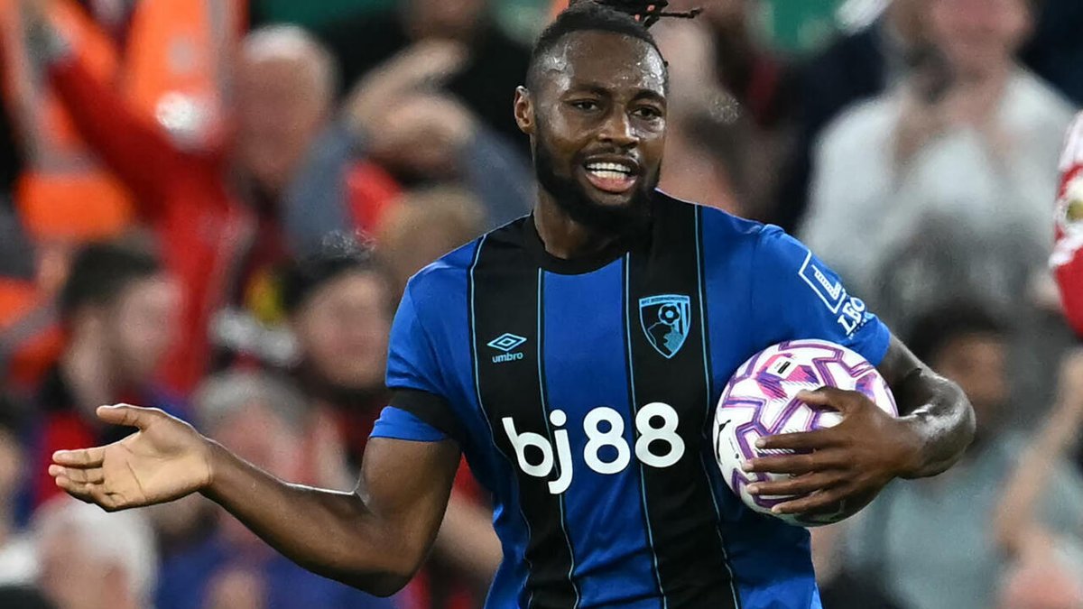 Foot: une enquête ouverte après les injures racistes sur le Ghanéen Antoine Semenyo rfi.fr/fr/sports/2025…