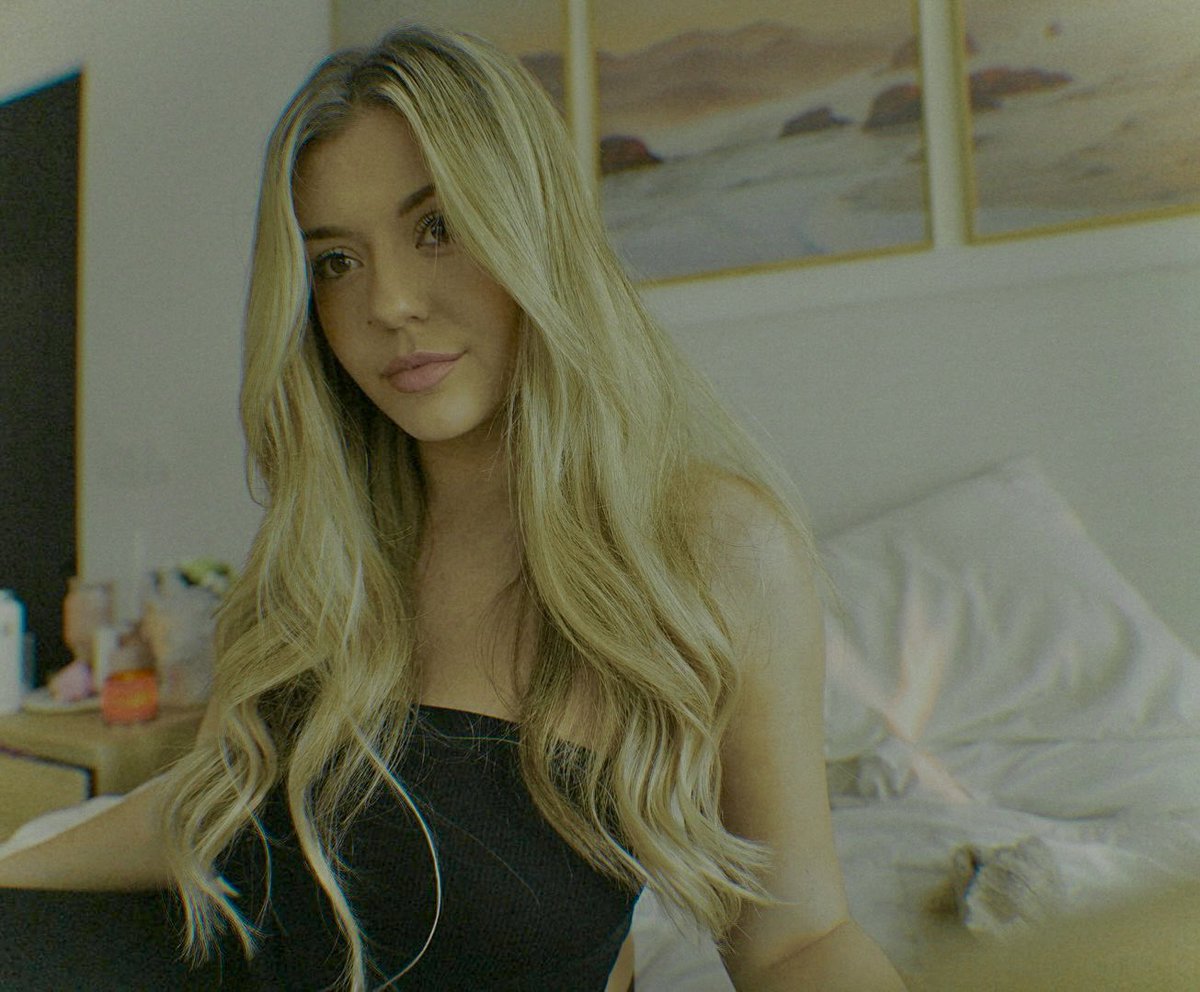 ᅠ⠀⠀⠀

                        ⠀ 𝑩𝒓𝒐𝒐𝒌𝒆 𝑩𝒐𝒏𝒅
              ˓  streamer. podcast host. 𑁍

                        eighteen plus only. 
             dead dove. lewd themes may 
ㅤ            be present. semi-selective.

⠀⠀⠀ ⠀⠀⠀