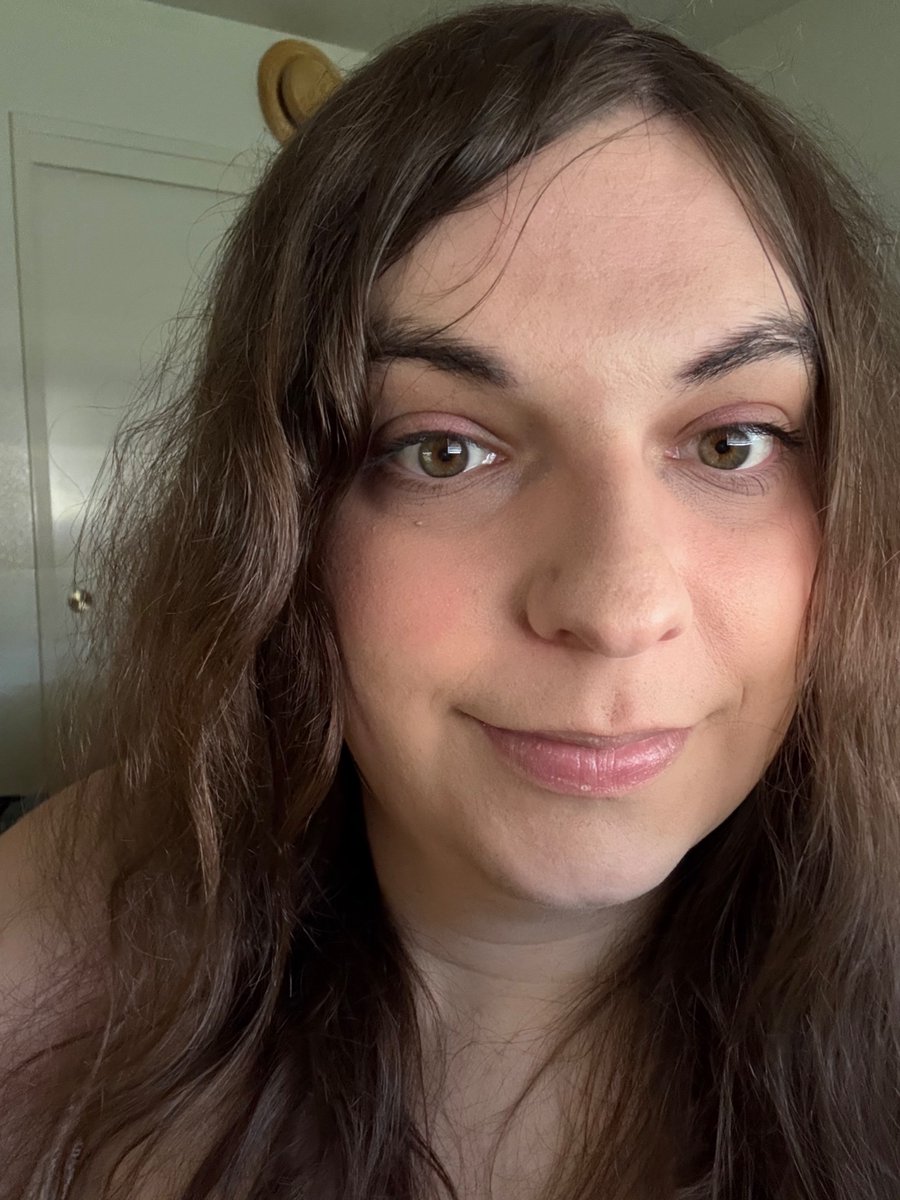 EmmyAward_Winner tweet media