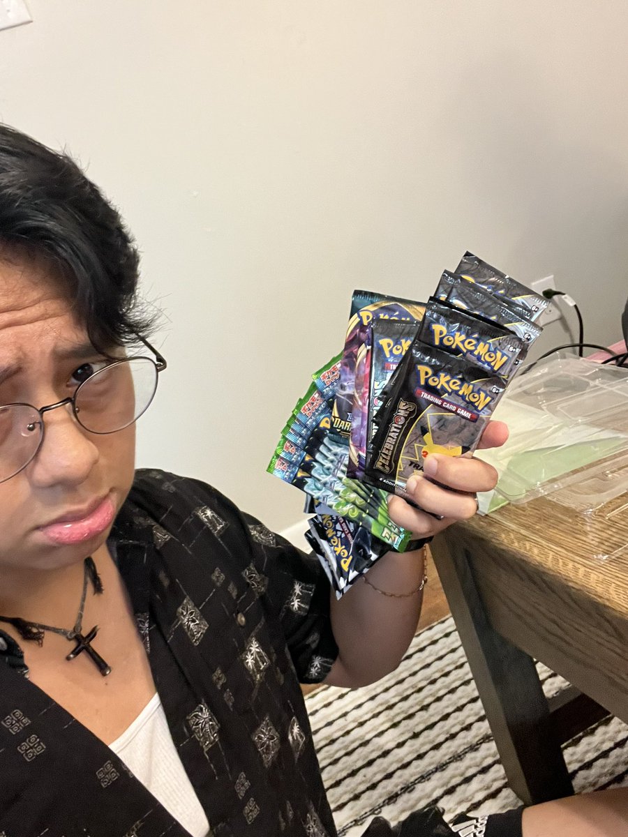 Eggroll🌺 tweet media