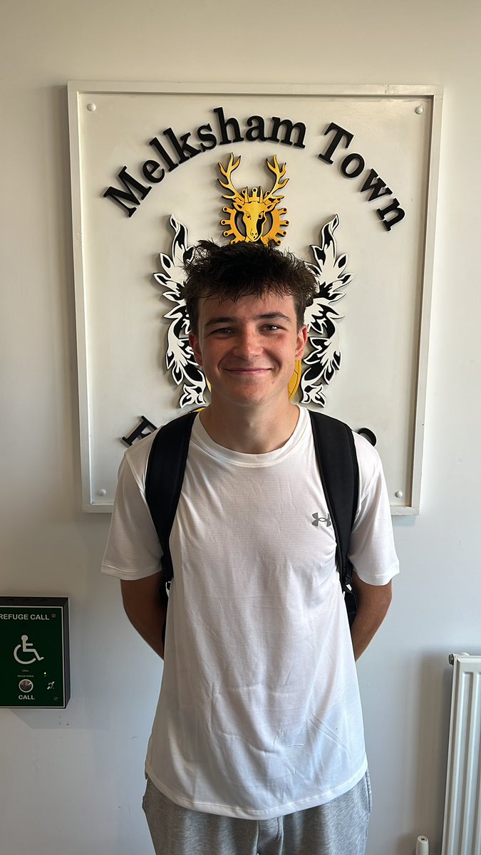 Melksham Town Reserves tweet media