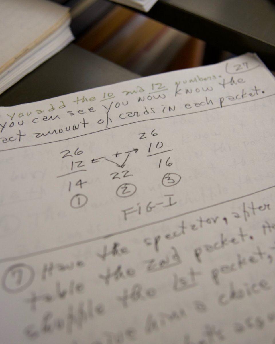 VanishingInc's tweet photo. What trick is being described here?

From Marlo's original notebooks. 

#MarloMemorabilia https://t.co/Tbv520UkQC