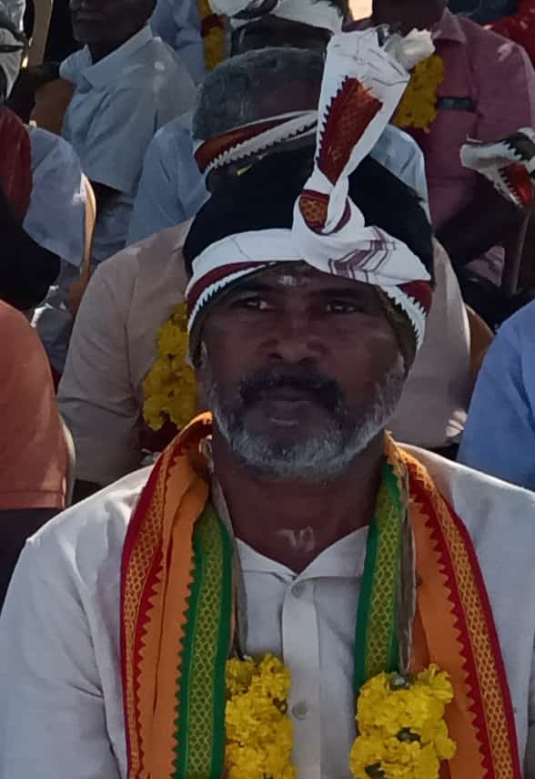 Veeraboominath1's tweet photo. #தேவேந்திரகுலவேளாளர் சாதியை தீண்டாமை வளையத்தில் வைக்க துடிப்பவர்கள் எல்லாம் கம்யூனிஸ்ட் #திராவிடியான்ஸ் மட்டுமே #சனாதனம் பேசி மக்களை முட்டாள் ஆக்குவான்
 என்சாதி மீது ஏன் இத்தனை வன்மம்  வ���ங்கடா உங்களுக்கு தீபாவளி இருக்கு
என்சமூகத்தை 
#பட்டியல்வெளியேற்றம் செய்யல ஆப்பு தான் 😡😡😡 https://t.co/CwJ5n9XOHO