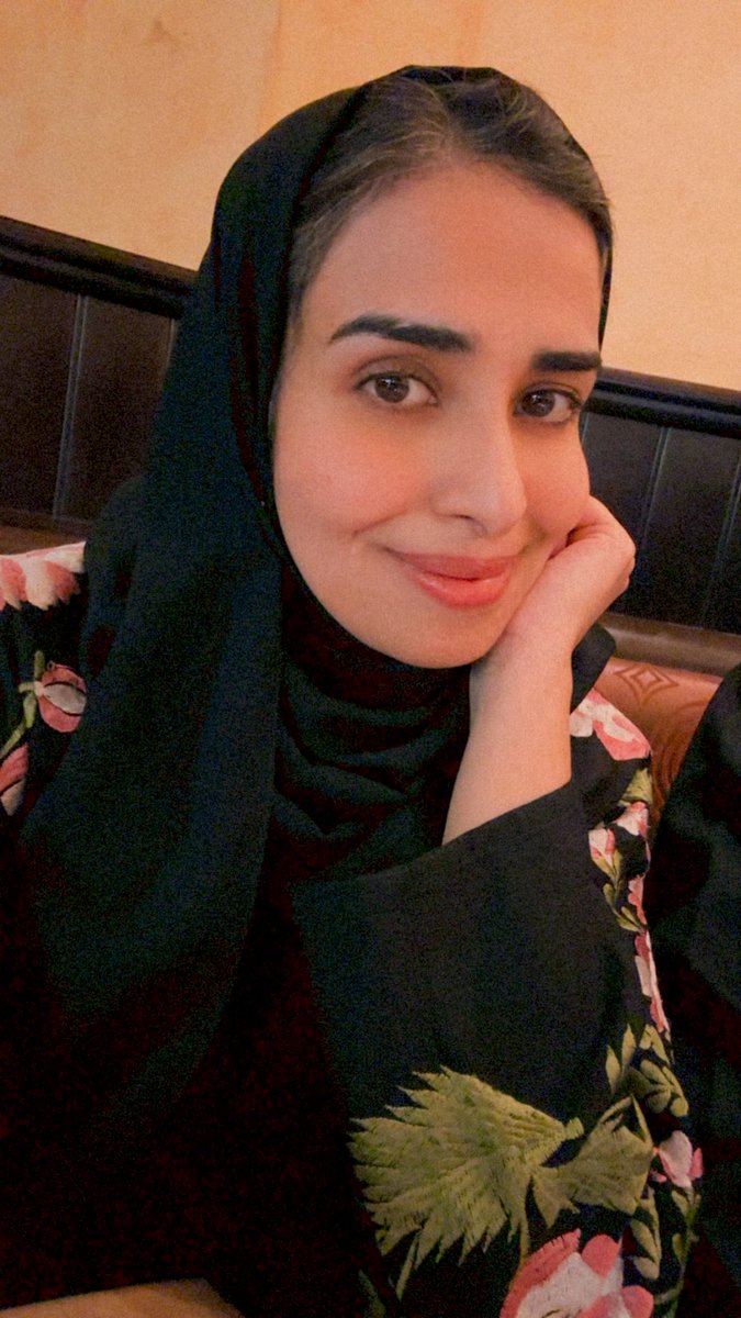 امس كان يوم جميل و سعيد و ختام لإجازة ما اقدر اوصف كيف كان احساسي فيها 

اكتمل بدموع سعادة و امتنان و محبه و مشاعر صااادقه ✨🤍

في هذه الاجازه ابحرت في داخلي و الحياه حولي 
سويت تجارب كثيره 
سافرت وقضيت وقت صفيت فيه مشاعري و ذهني و تعرفت على ناس جديده✨
اتعلمت اشياء جديده 
غذيت