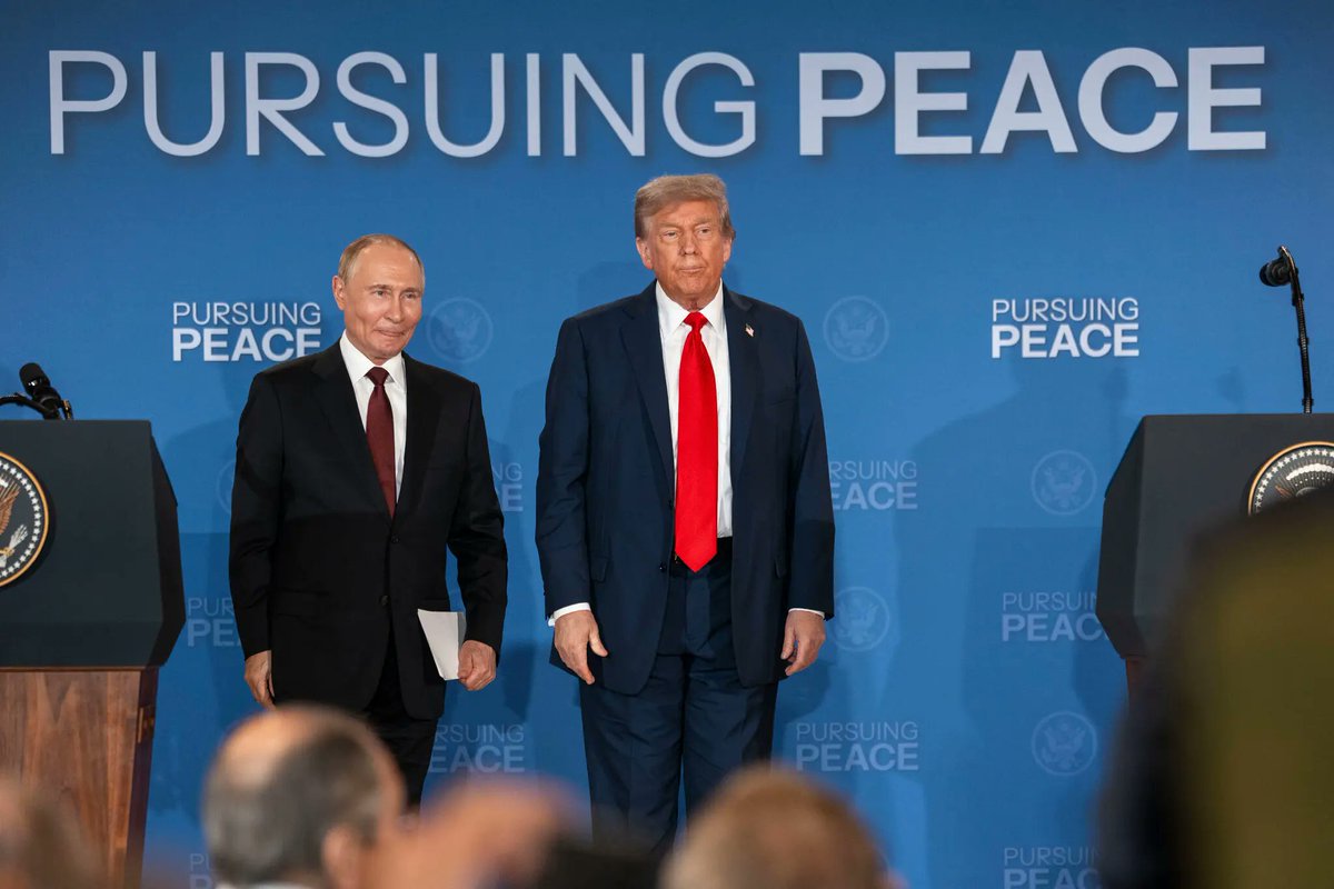 🇺🇸🇷🇺 Trump-Putin Zirvesinde Ukrayna İçin Anlaşma Yok, Putin İçin Sonuç Yok

▫️ ABD Başkanı Donald Trump ile Rusya Devlet Başkanı Vladimir Putin, Alaska'daki Anchorage Üssü'nde yapılan zirvede Ukrayna'da geçici ateşkes konusunda anlaşmaya varamadı.

▫️ Görüşme üç buçuk saatten