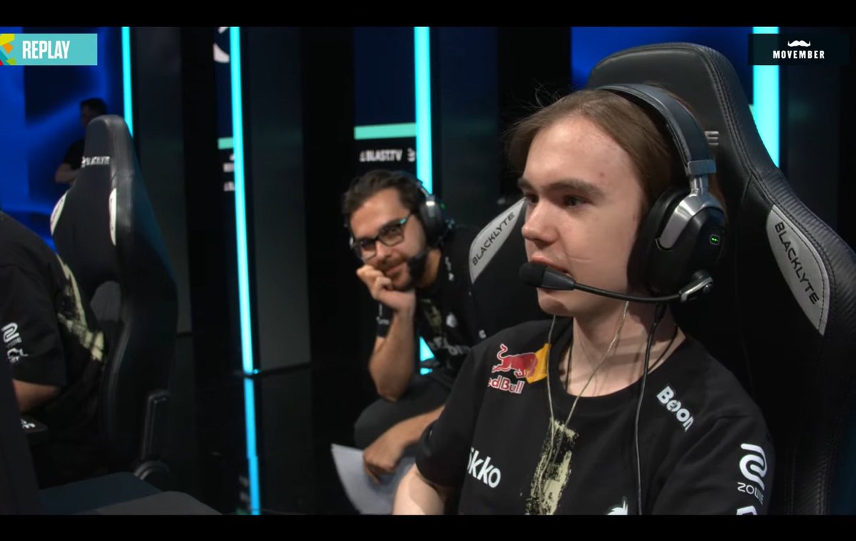 Me looking at the new game mode Elimination ⚔️🔶