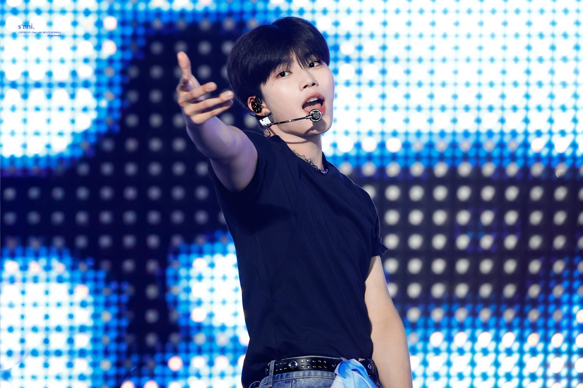 250811 전국반짝투어

우리잖아💙

#박건욱 #パクゴヌク #PARKGUNWOOK
#ZB1 #ZEROBASEONE #제로베이스원