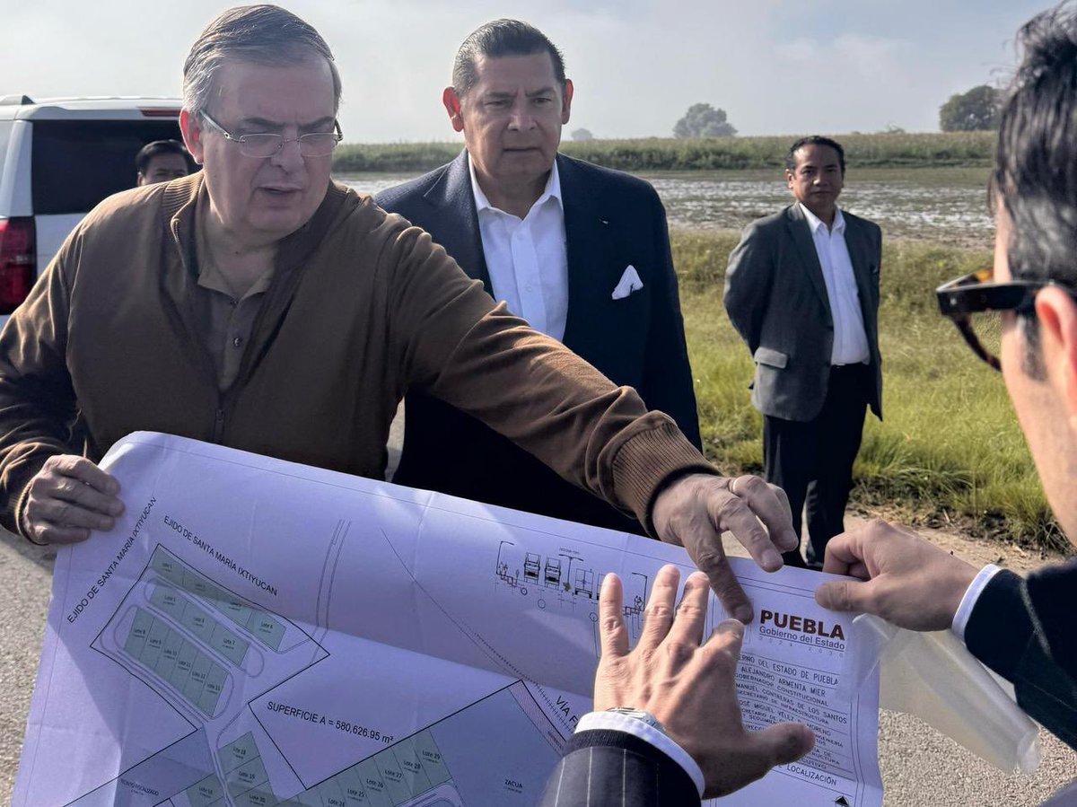 CapitalTSGobPue's tweet photo. Con gran entusiasmo recibimos en la Capital de la Tecnología y Sostenibilidad al gobernador @armentapuebla_ y al secretario de economía @m_ebrard. 🫱🏻‍🫲🏼

Su presencia fortalece los proyectos estratégicos que impulsan el crecimiento económico y social de Puebla. ✅

#PorAmorAPuebla 🫶🏻