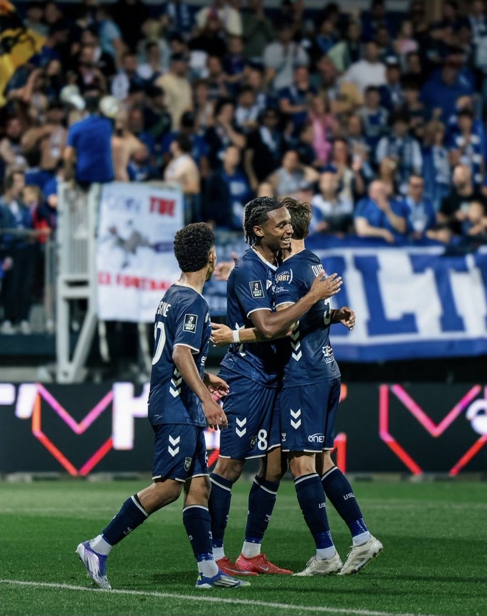 ActuL2BKT's tweet photo. 🔥 Quel début de saison pour Anto Sekongo avec Dunkerque ! 💙🤍

✅ 2 matchs
⚽ 2 buts
🎯 1 passe décisive

📸 @usldunkerque https://t.co/Pk4djAWXOD