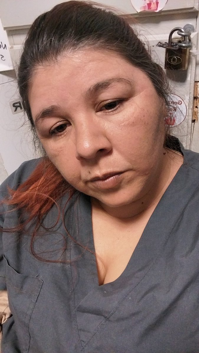 giselasaya's tweet photo. Sin ganas pero no queda otra que chambear.... encima el día esta ideal para la cama https://t.co/VZOYGqmspp