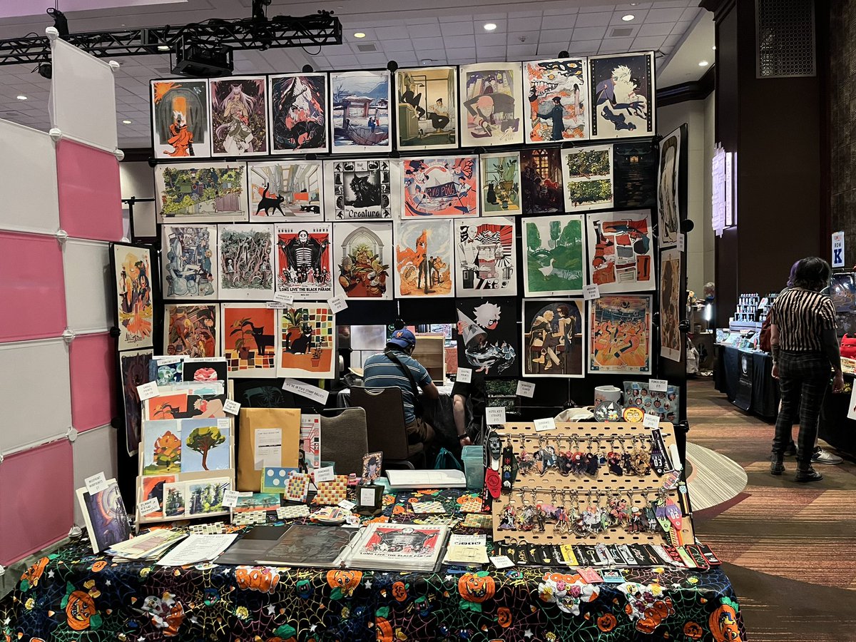 cj 🔜c2e2 S08 tweet media