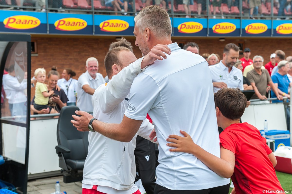 JKieboom's tweet photo. Kozakken Boys - IJsselmeervogels eindstand 4 - 3, ruststand 0- 2. @KozakkenBoys @Kozsupp @VVIJV #kozijs #KOZIJS https://t.co/iAImlMyxJH