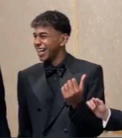 Atom the UiUx Designer tweet media