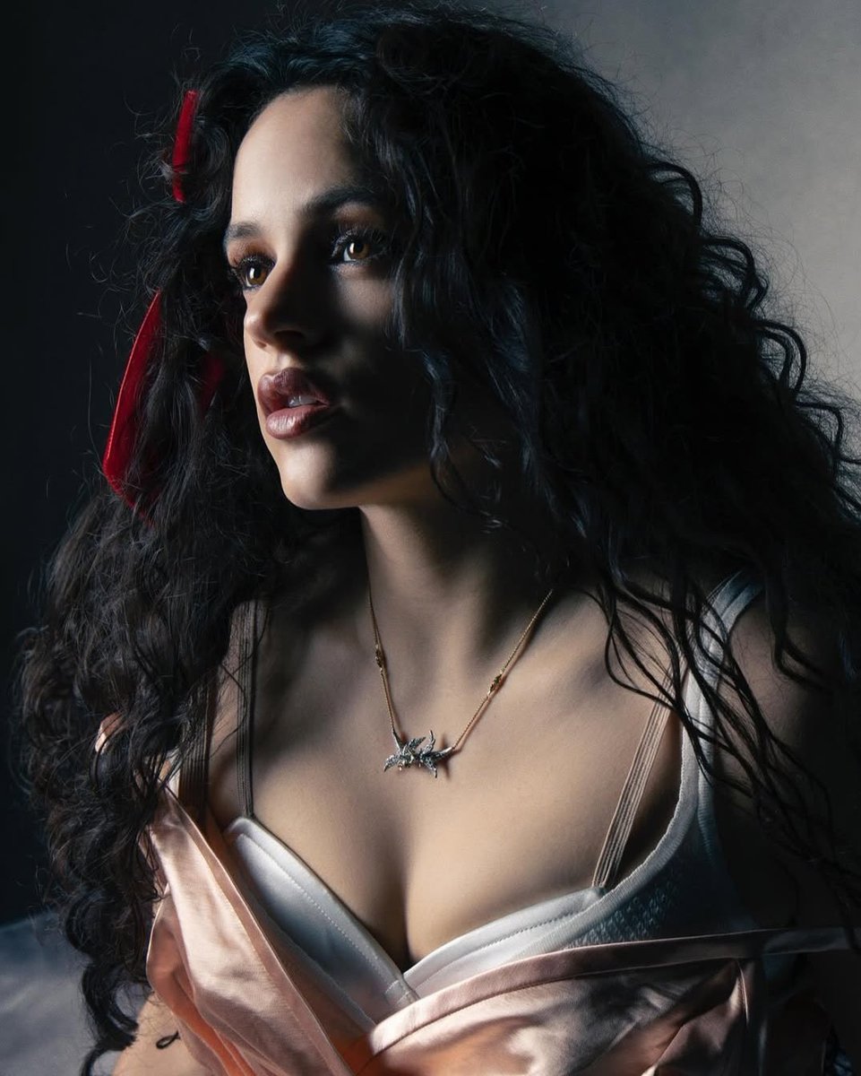 🚨 ELLE España afirma que ROSALÍA deve lançar seu novo álbum em novembro.