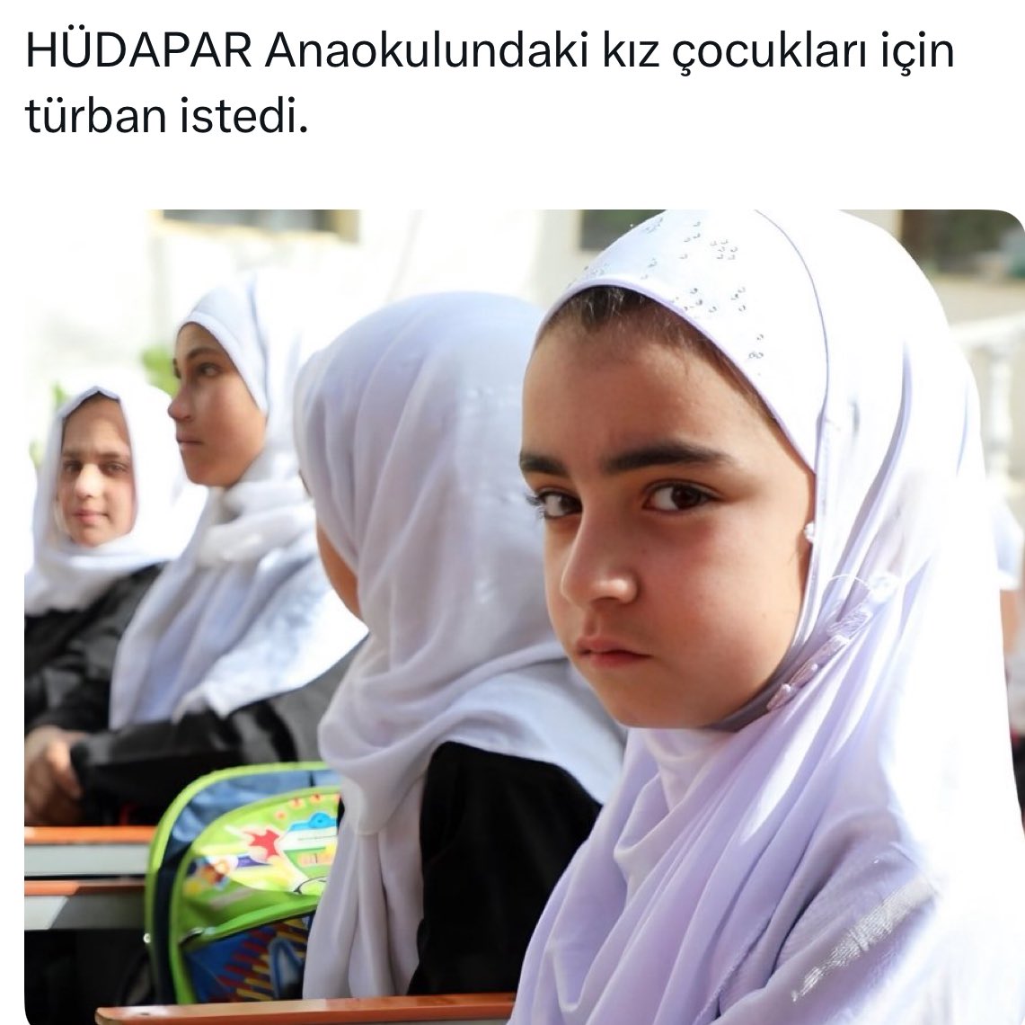 eisleyen1's tweet image. Anaokulu çocuğunun saçından tahrik olana dindar mı denir sapık mı?
#sapık