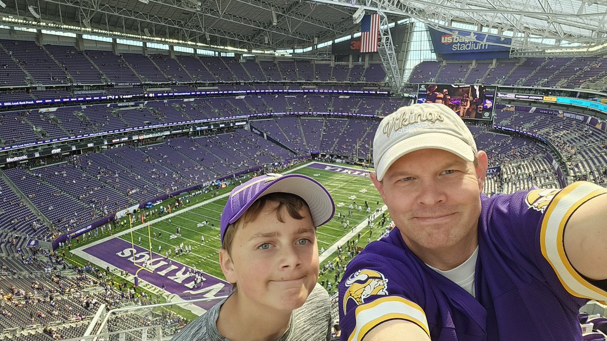 Thanks to <a href="/SkolGeek/">Skol Geek</a> for hooking us up for today's Vikings game! Haven't seen the Patriots live until today.