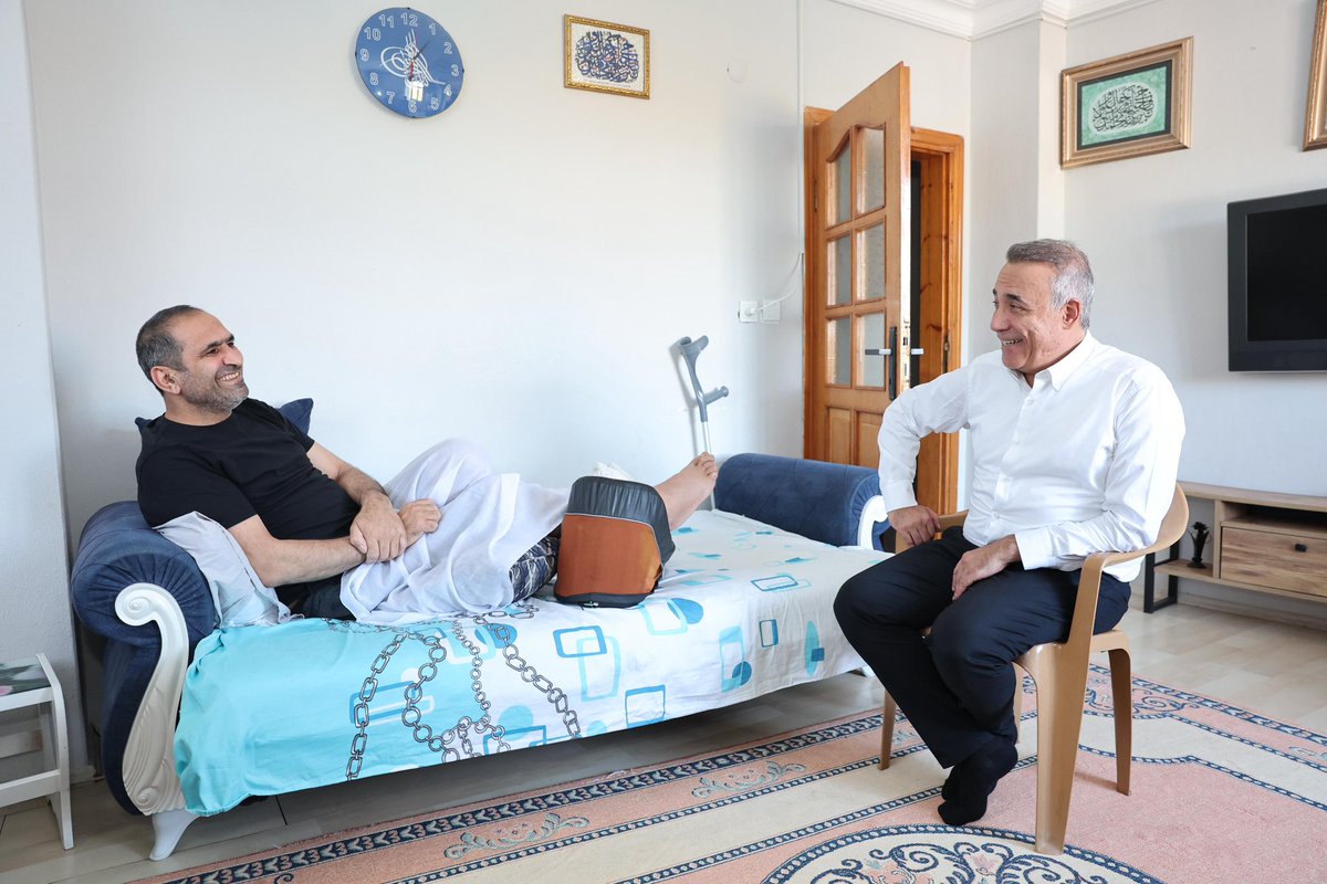 AK Parti Sultangazi Yayla Mahallesi Başkanımız Nuri Yardımcı’ya geçmiş olsun dileklerimizi ilettik. 

Rabbim tez zamanda sağlığına kavuştursun.