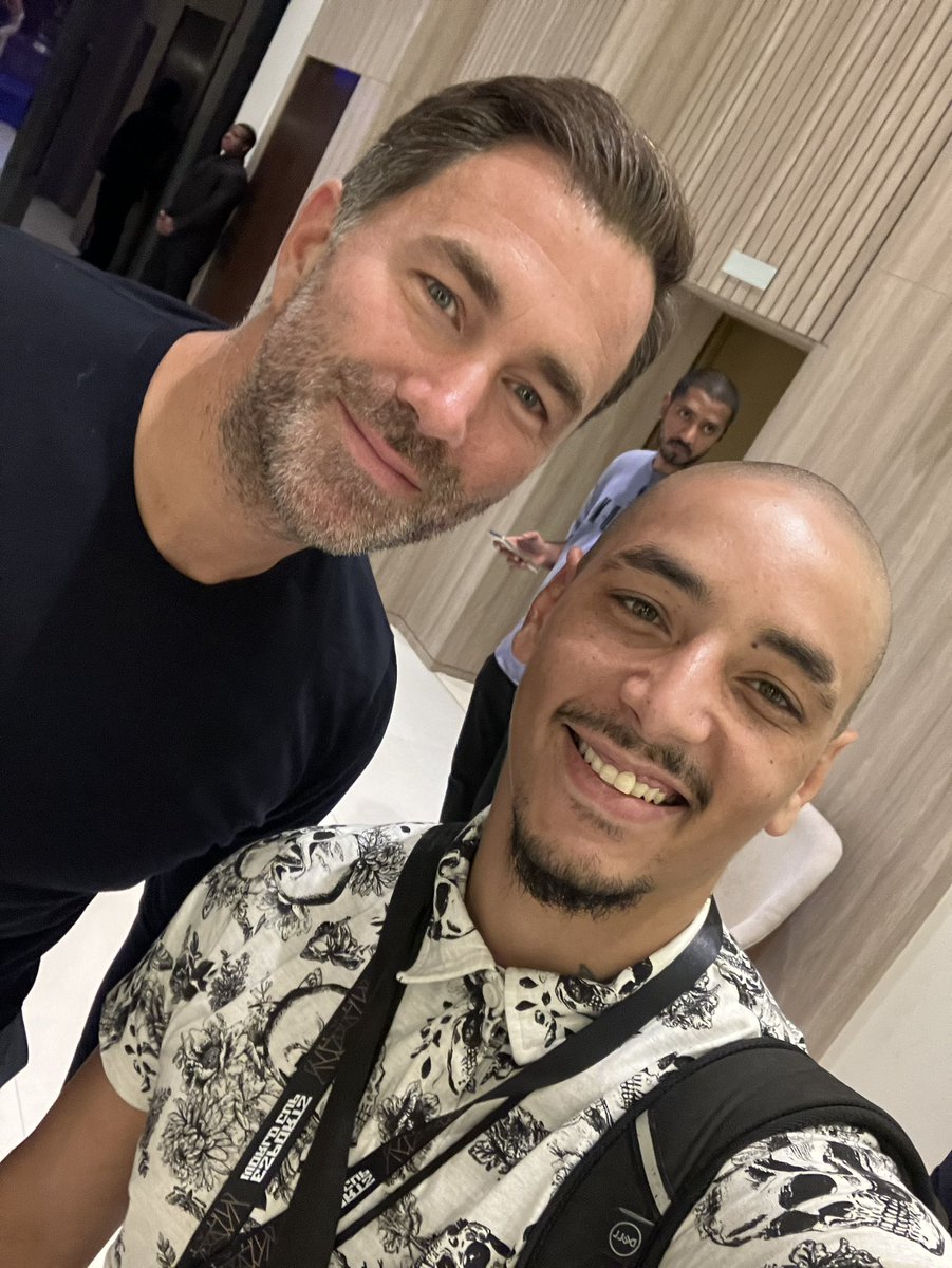 What a way to kick off the night .. 

#WhyteItauma 🥊