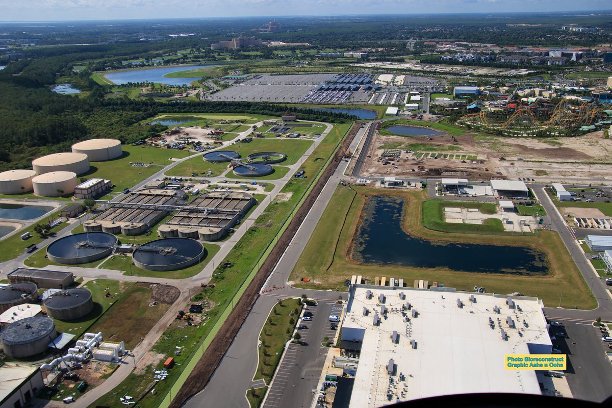 Construction of a 17’ perimeter fence/wall is underway at Universal Epic Universe alongside Teamwork Drive.
- Graphic overlay is to scale. 
📷 <a href="/bioreconstruct/">bioreconstruct</a> 
🎨 <a href="/Aahs_n_Oohs/">Aahs n Oohs</a>