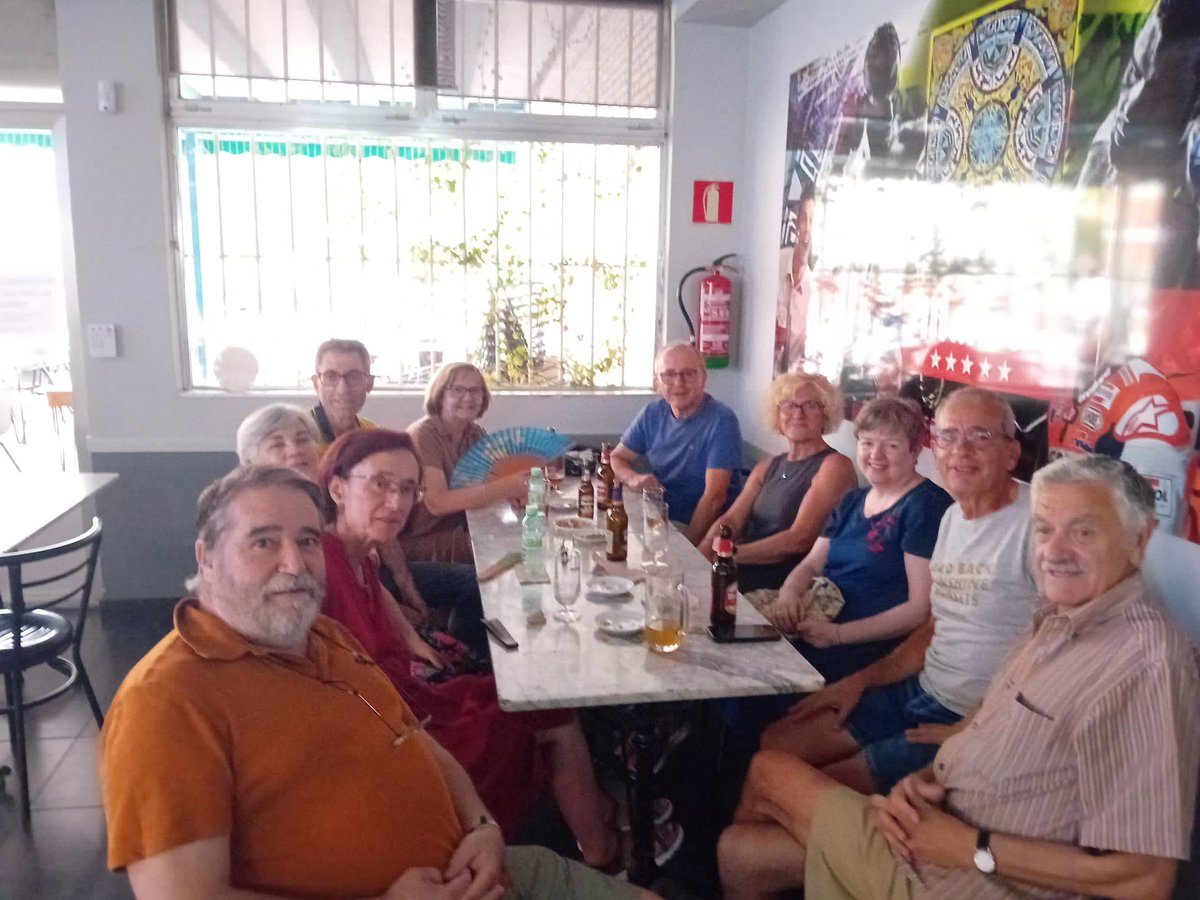 Nos confesamos adictos 😉.....a la buena compañía, a un rato de charla, a compartir experiencias, ....preparando ese lugar , no solo físico como lo será el edificio sino ese otro lugar emocional en el que nos encontraremos día a día.
#cohousingsenior
#viviendascolaborativas