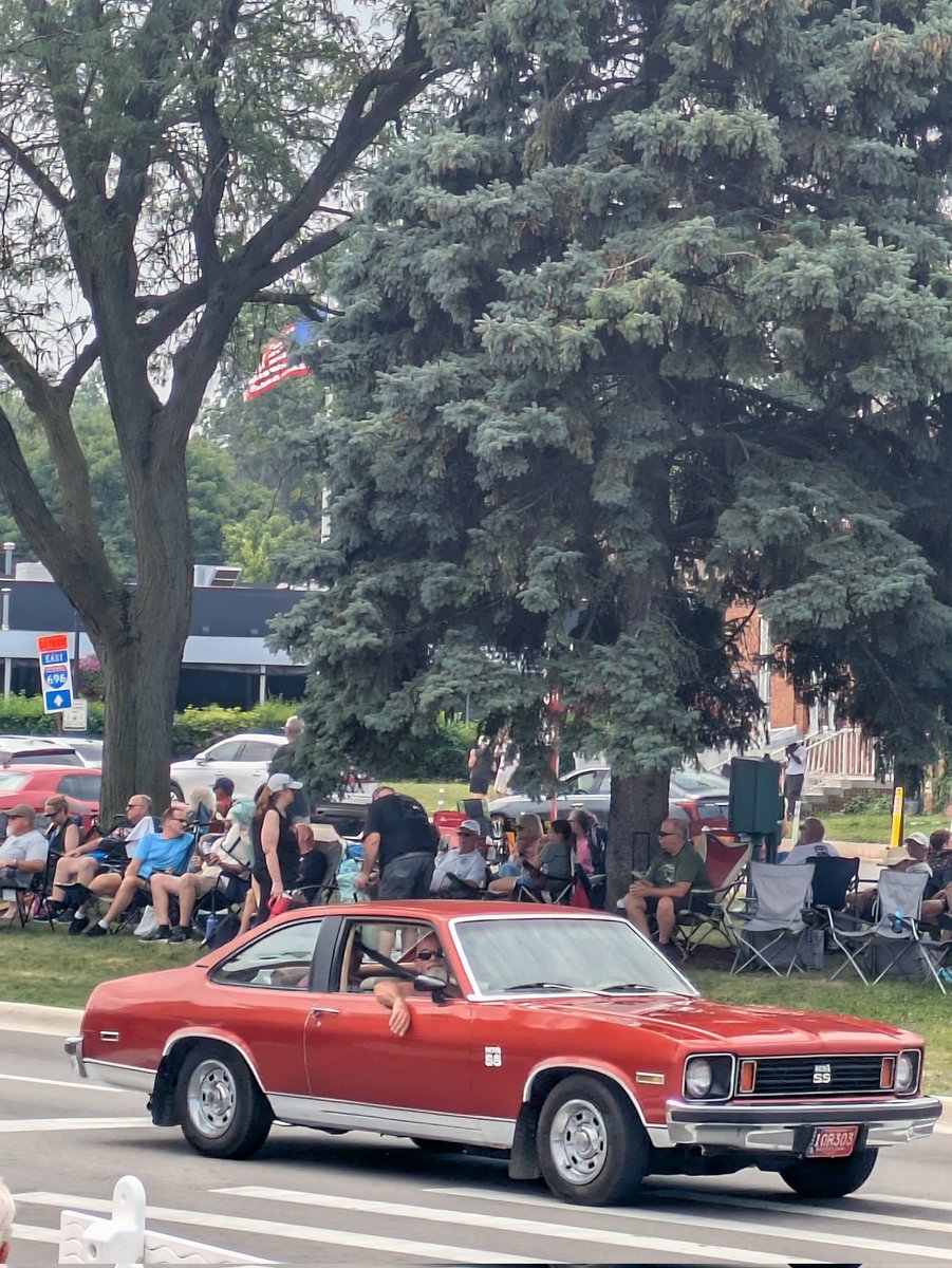 Toasty day for the Woodward Dream Cruise. A lot of people are finding spots under trees for a little shade. Great crowd out here. <a href="/WWJ950/">WWJ 950</a> is live until 5pm. AM 950 on the radio or the free <a href="/Audacy/">Audacy</a> app!