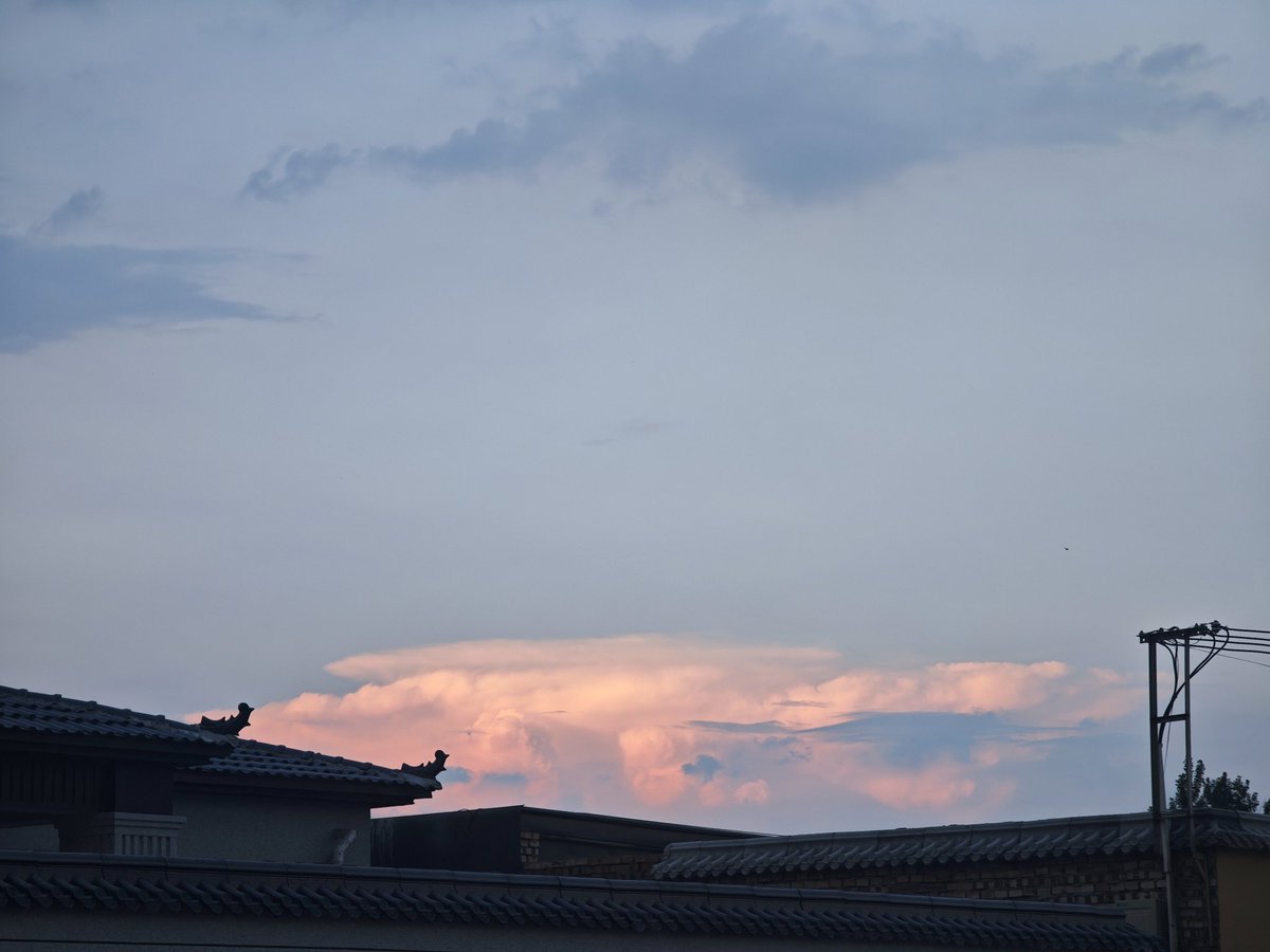 Nx7721's tweet photo. 七彩祥云 https://t.co/XeORZLMtk7