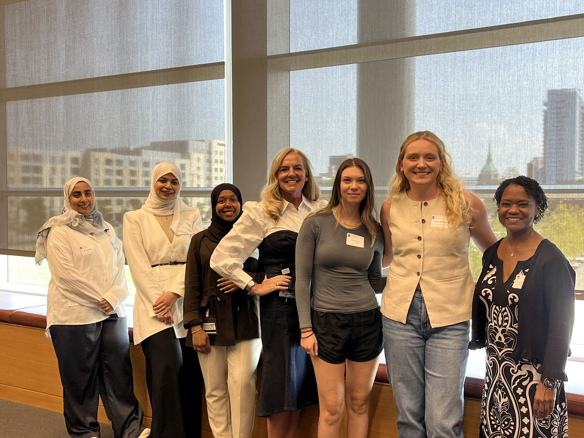 fpbkristi's tweet photo. Welcome New MSN students! @fpbnursing https://t.co/5eQZ59lCUv